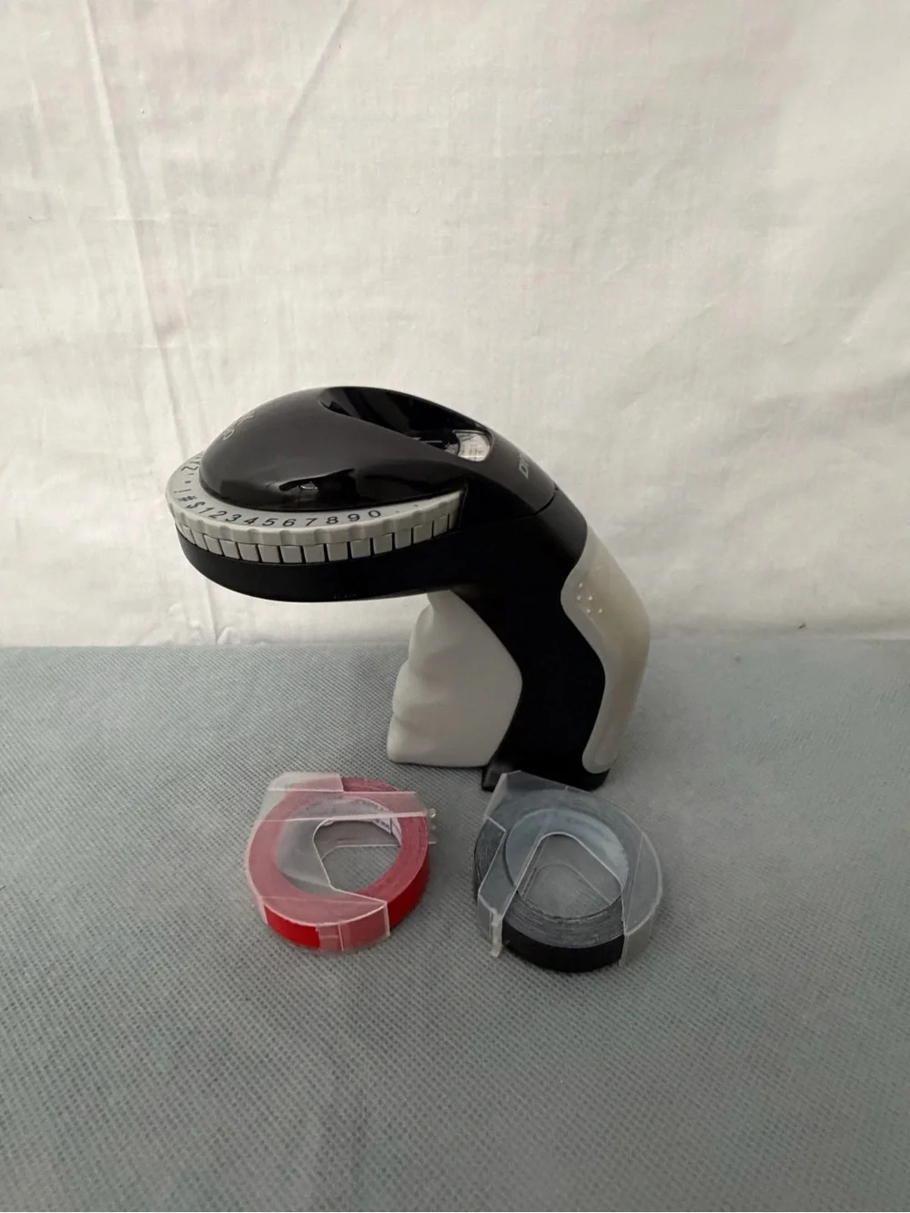 Dymo Organizer Xpress Embossing Label Maker with 3 Tapes (F217)